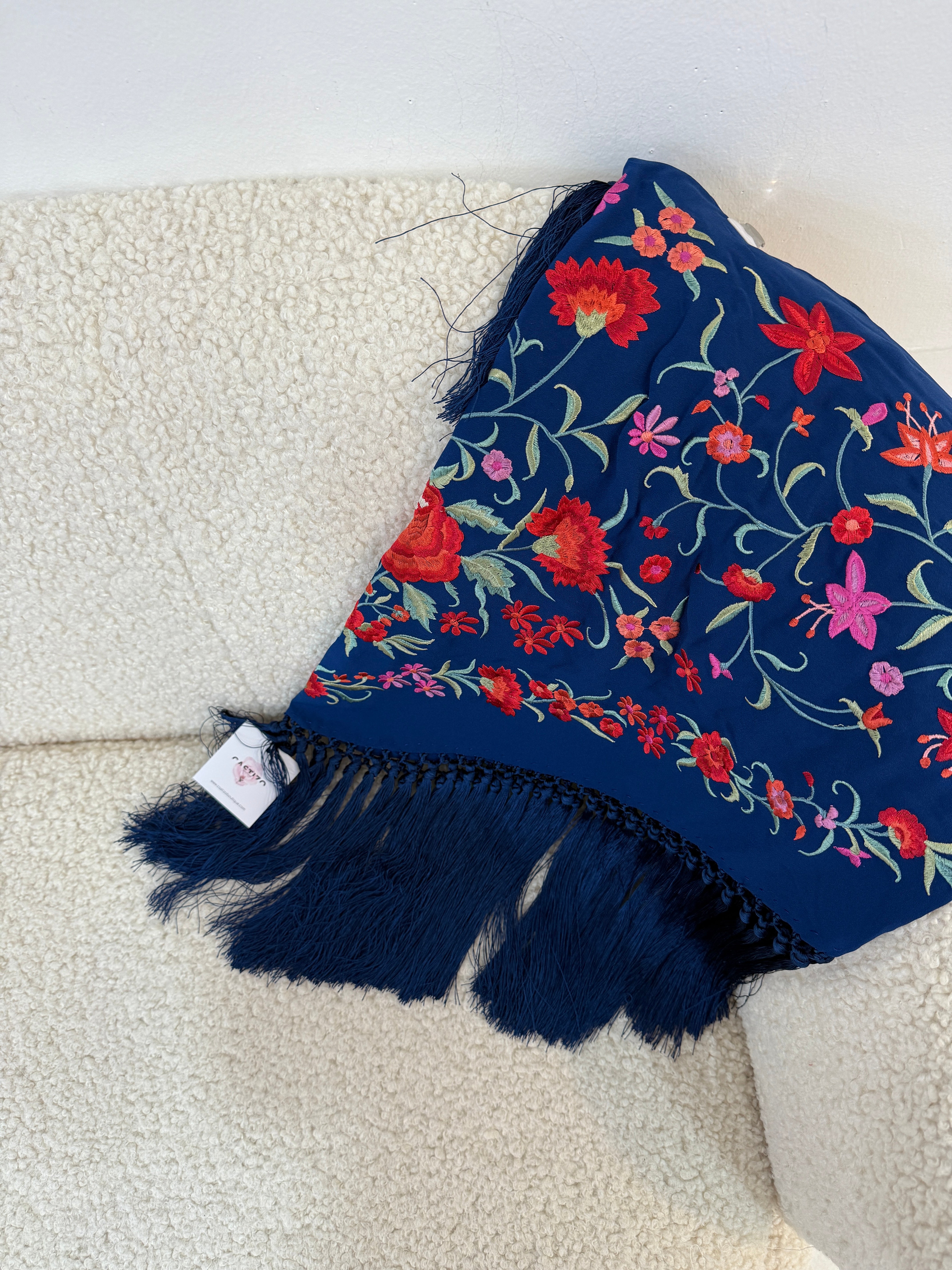 Mantoncillo azul marino clavel