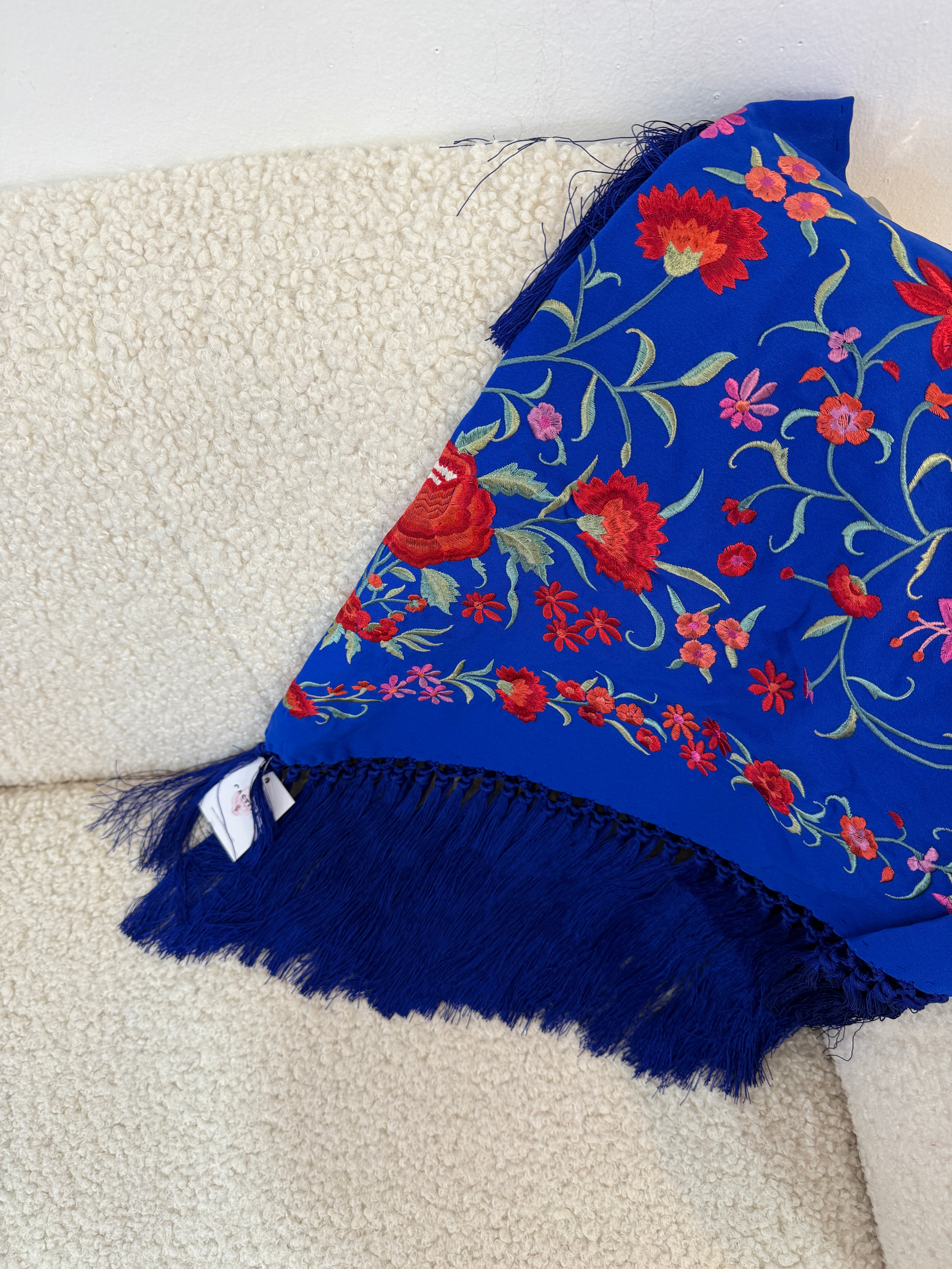 Mantoncillo azul eléctrico clavel