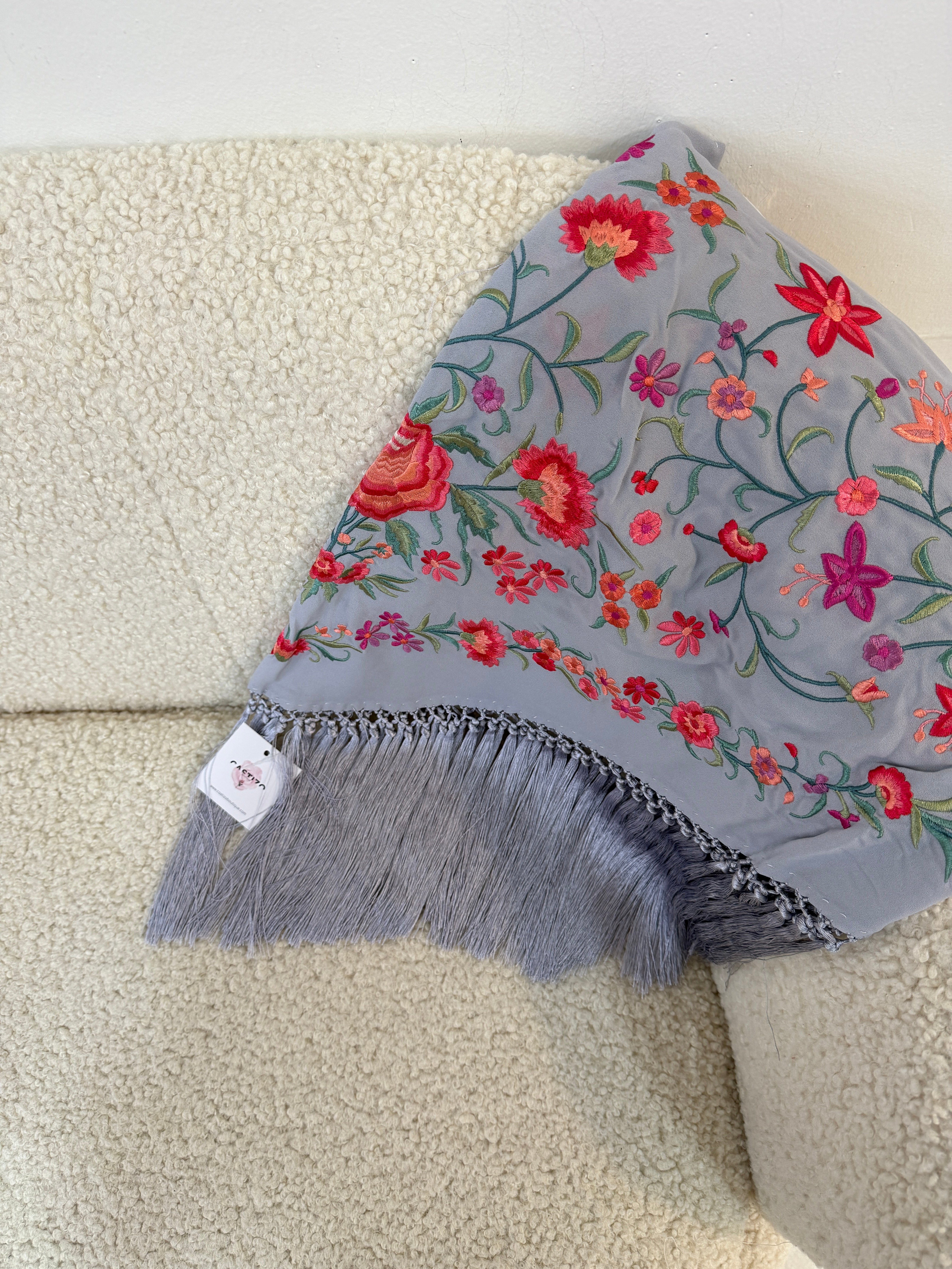 Mantoncillo gris plata clavel