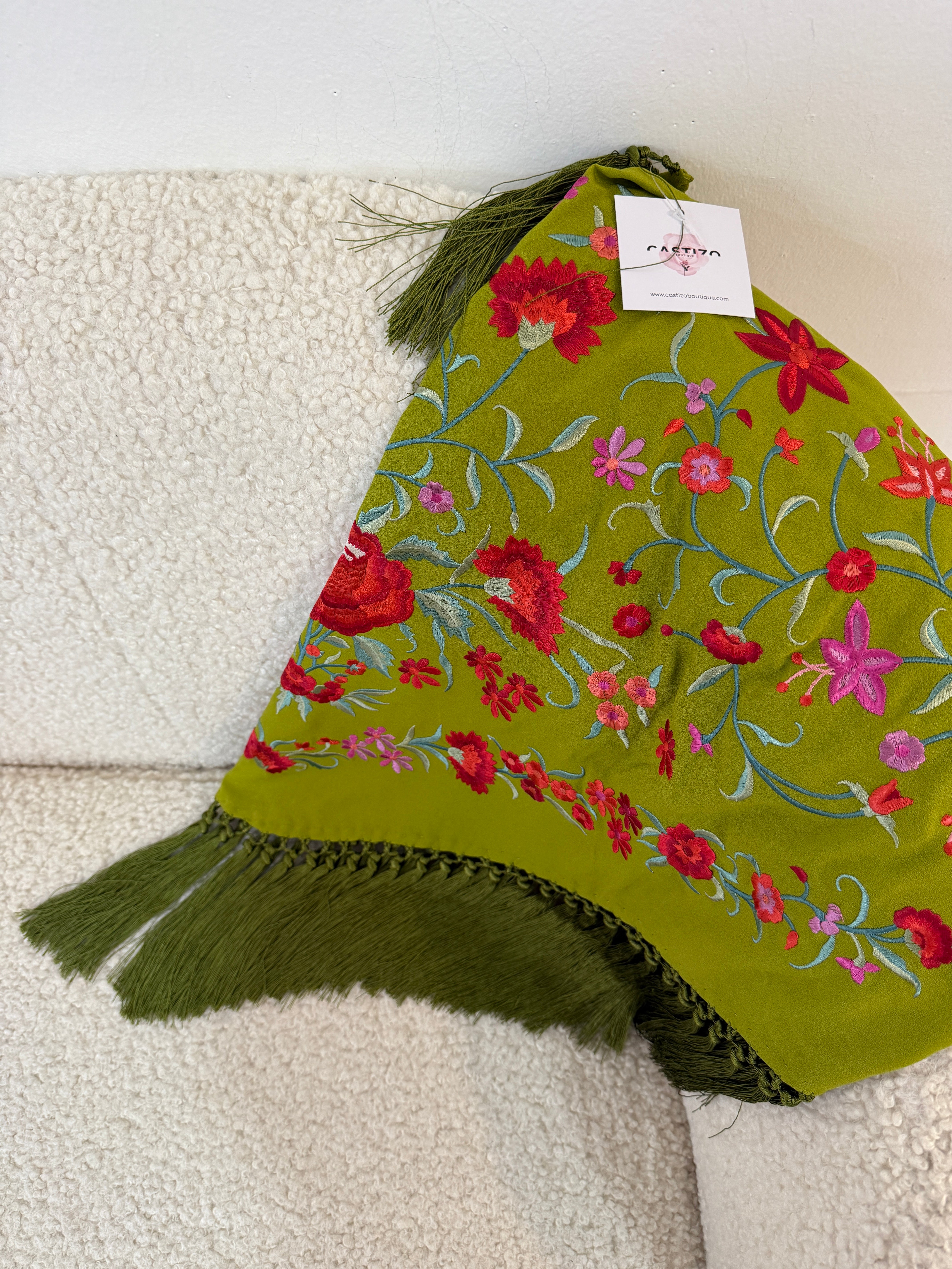 Mantoncillo oliva clavel