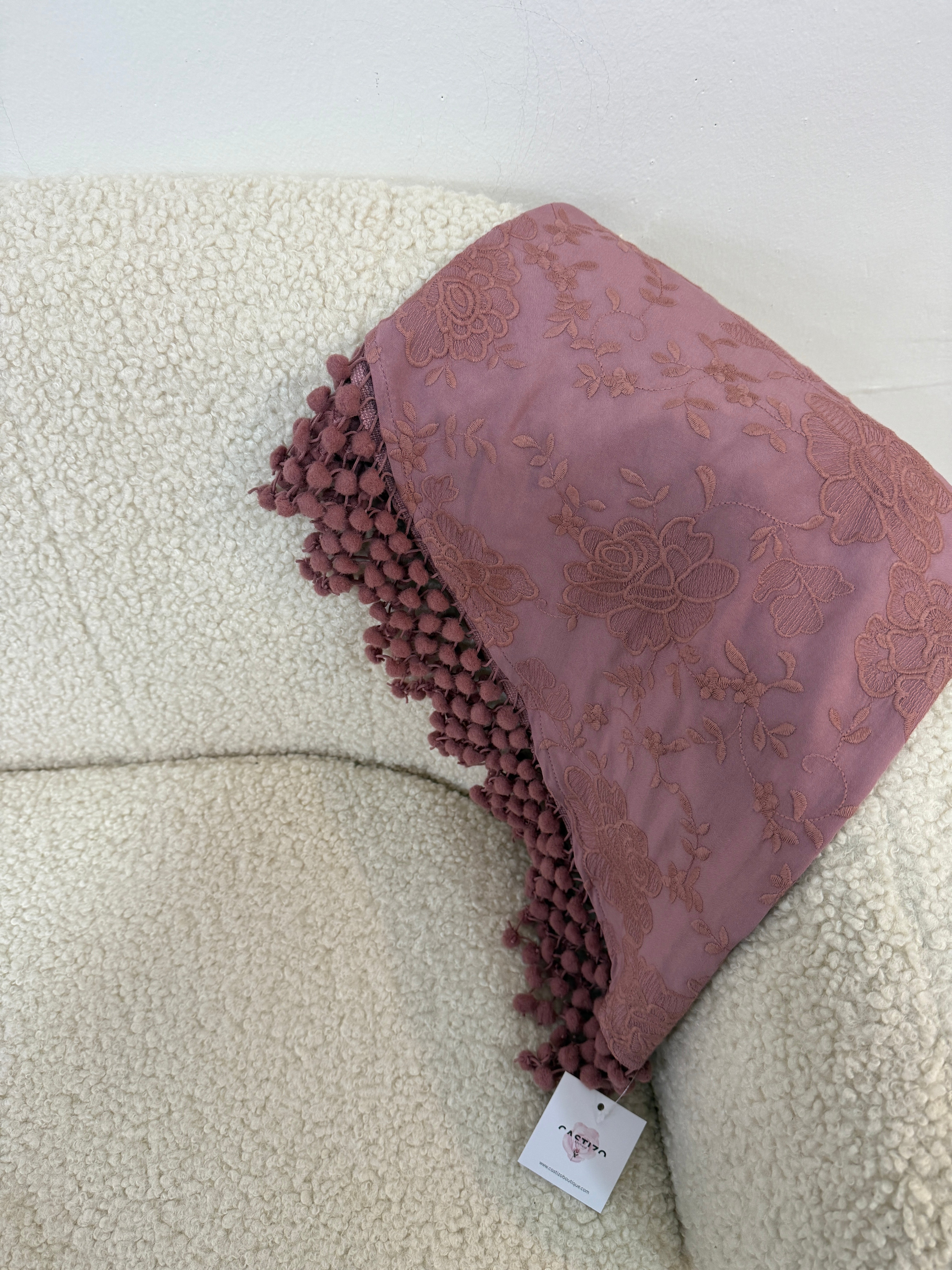 Mantoncillo rosa empolvado monocolor de madroños