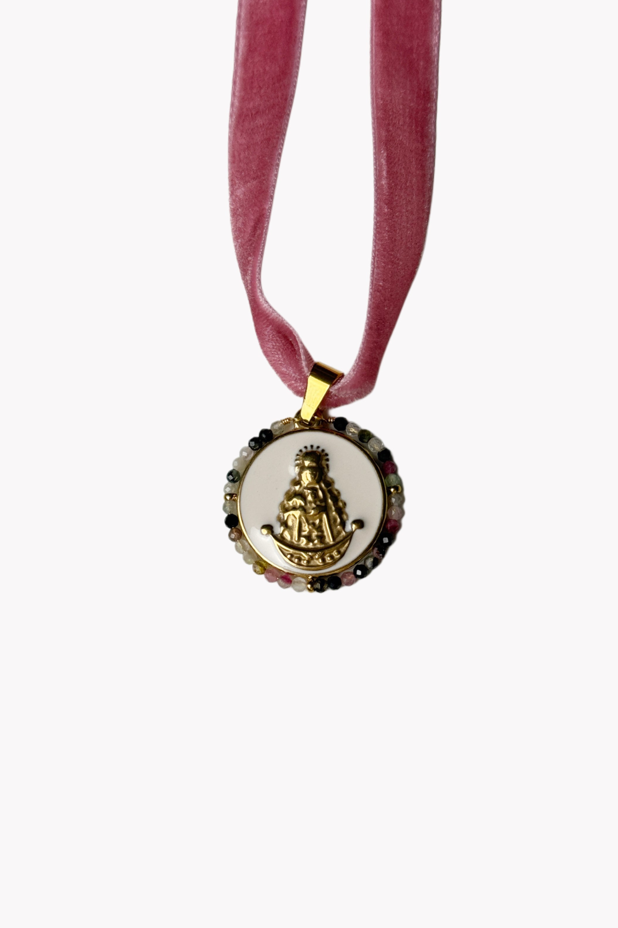 Lazo de terciopelo con medalla