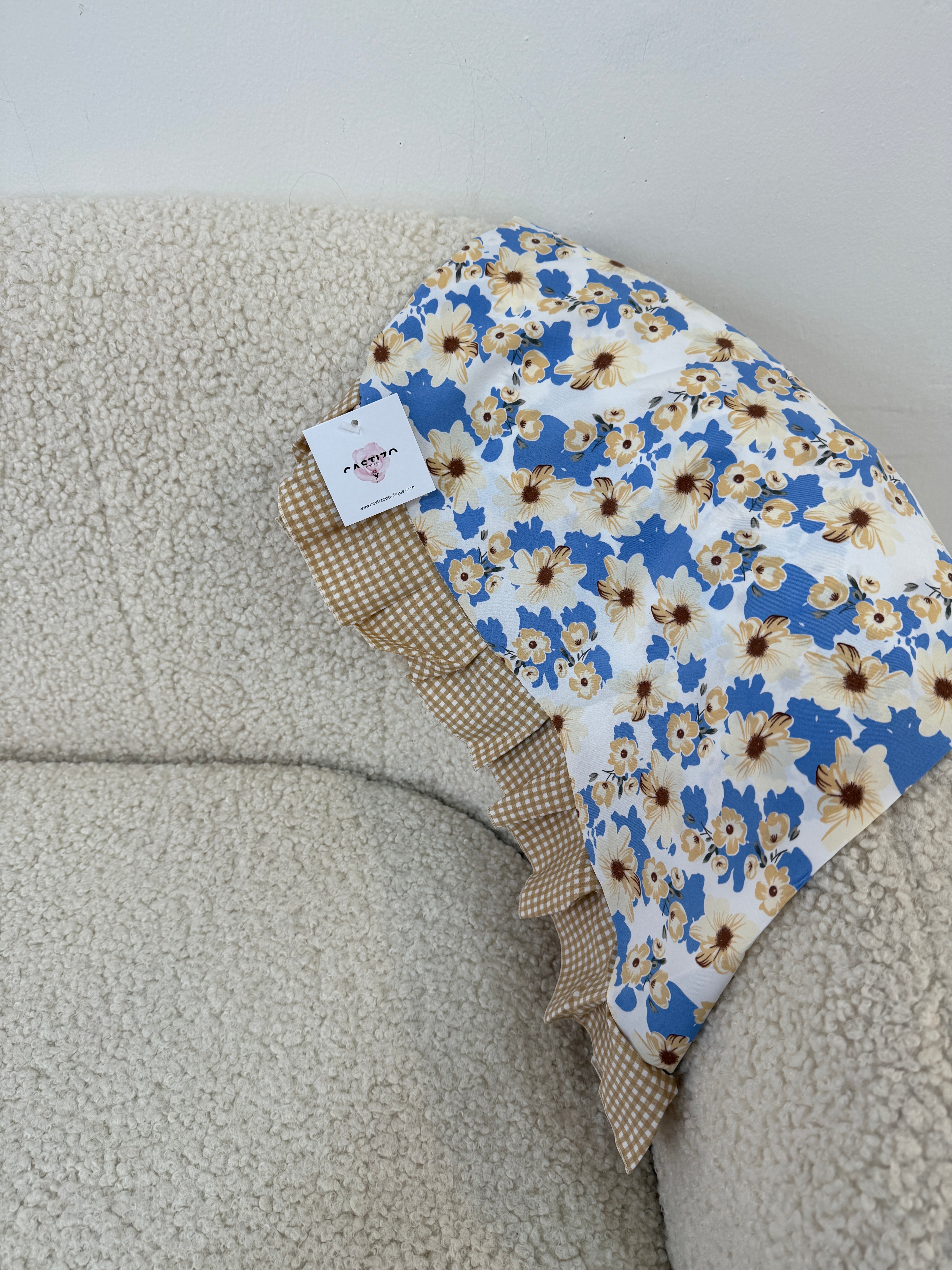 Pañoleta flores azuladas