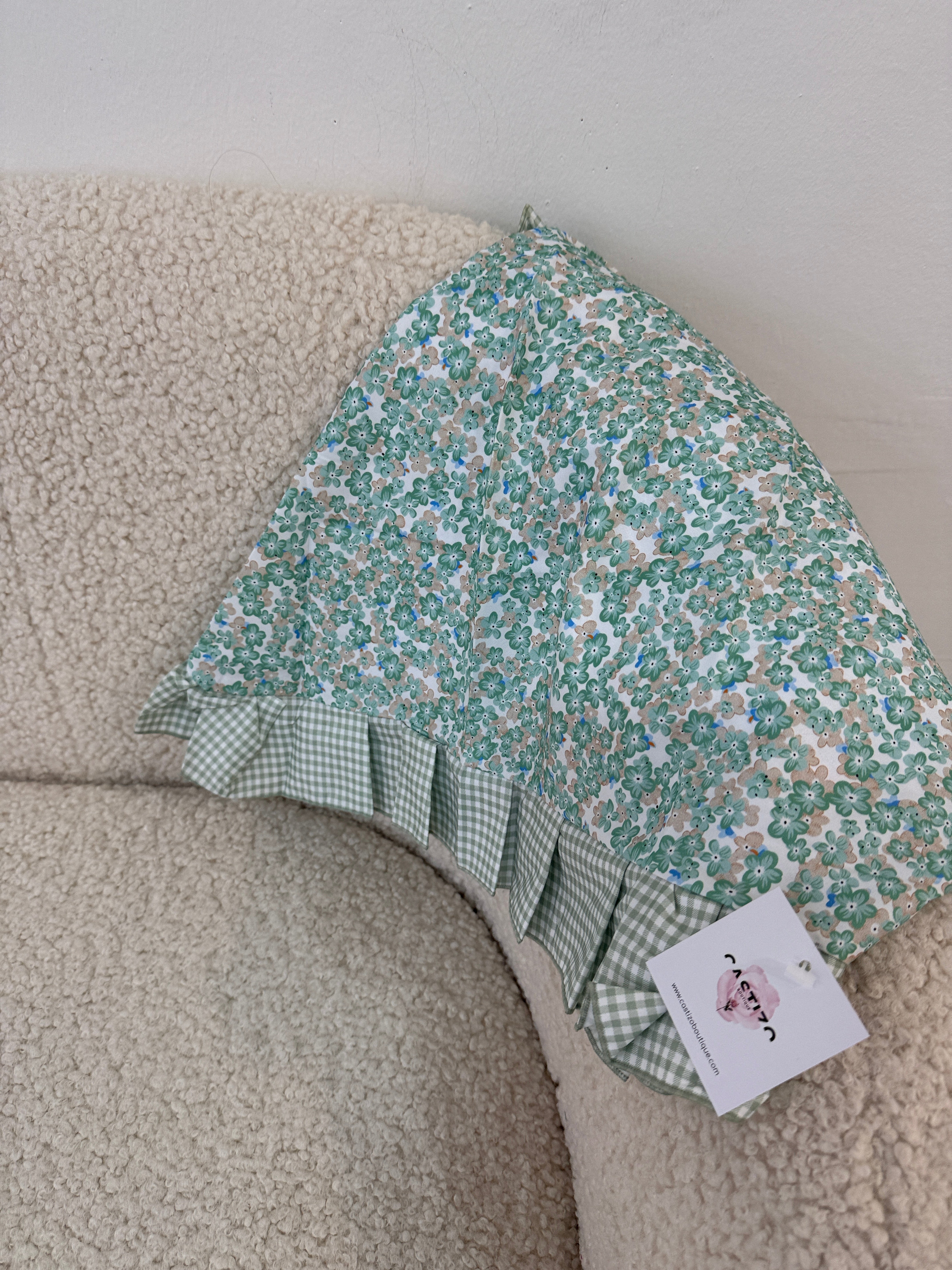 Pañoleta flores y Vichy verde