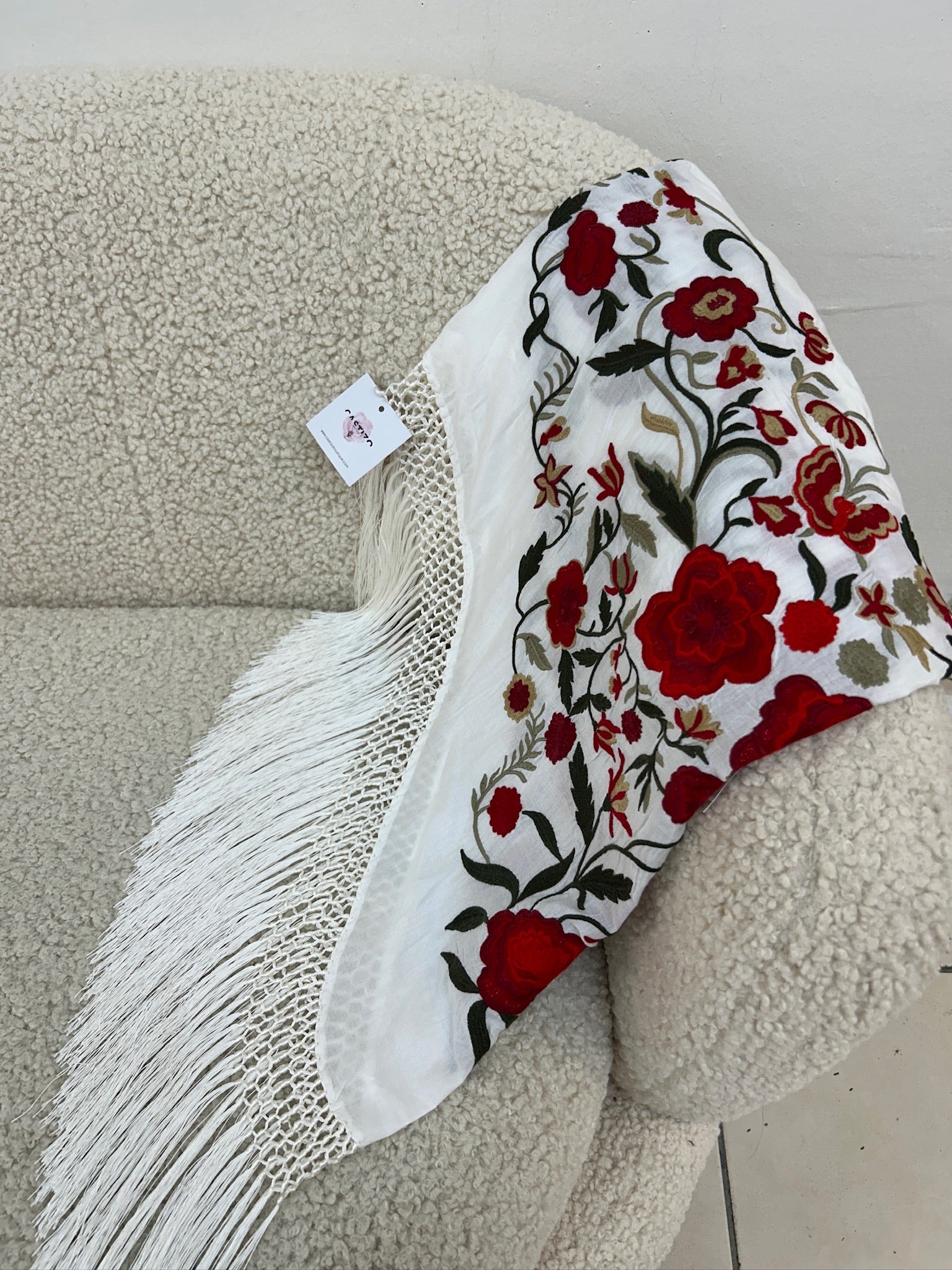 Mantoncillo blanco y rojo