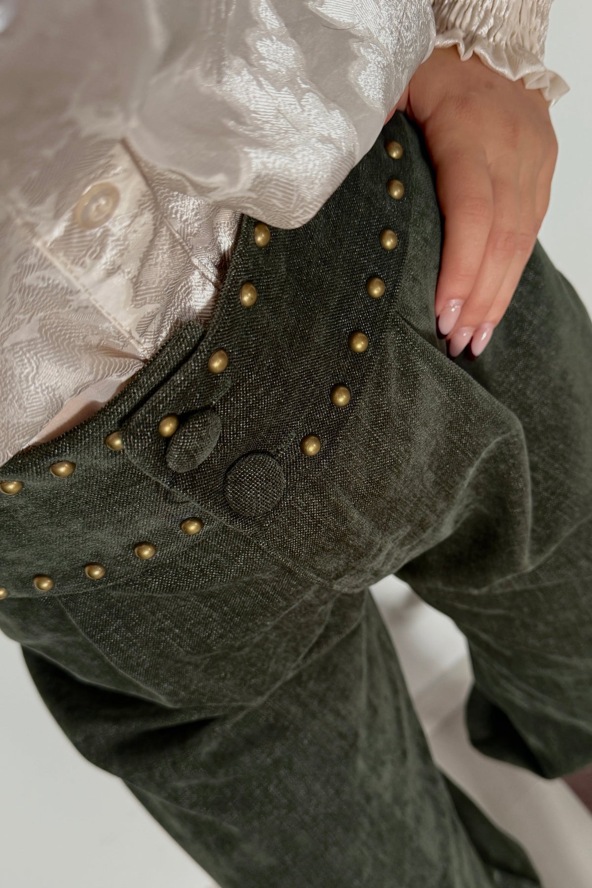 Pantalón Balloon Tachuelas