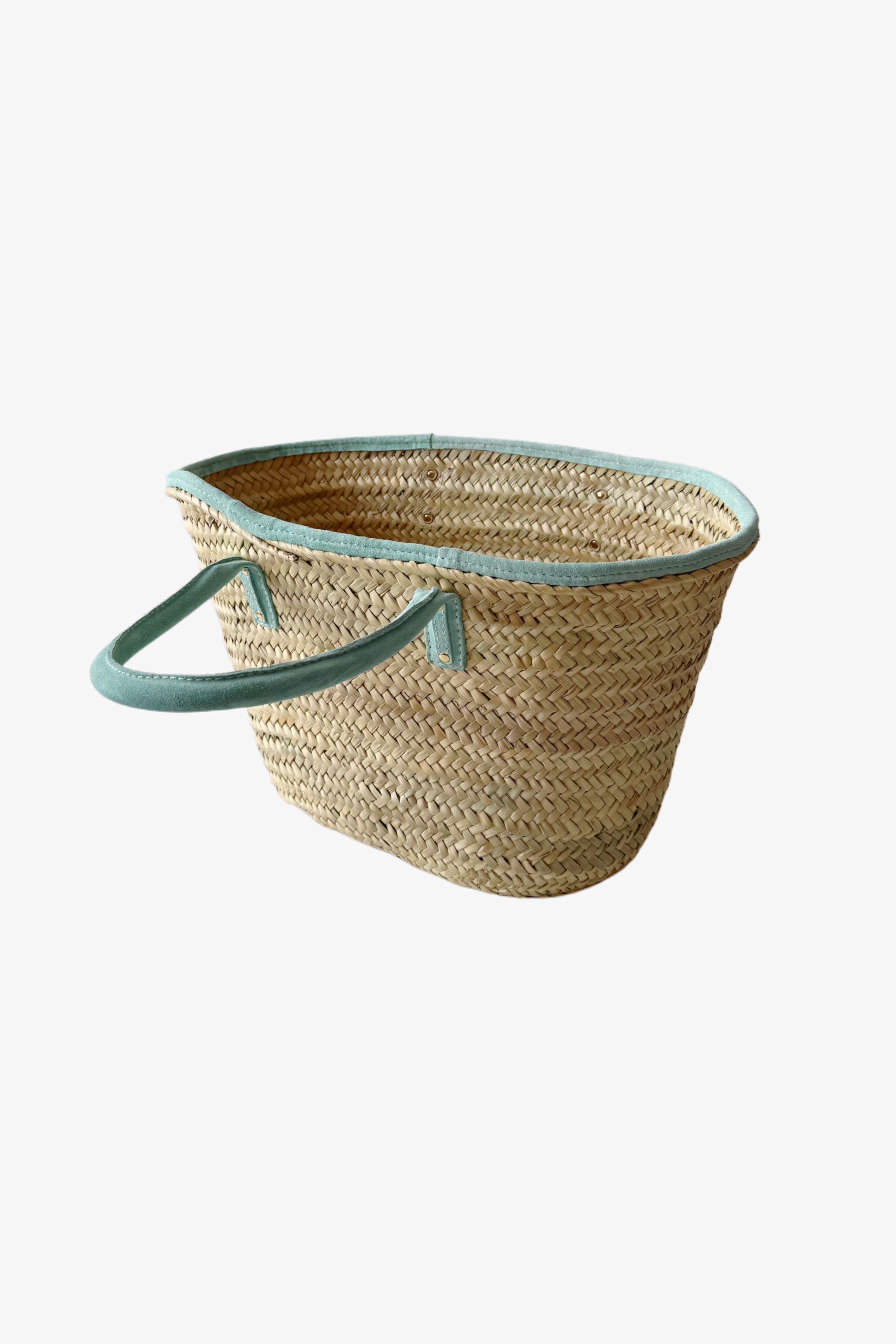 Cesta de playa con cordón celeste