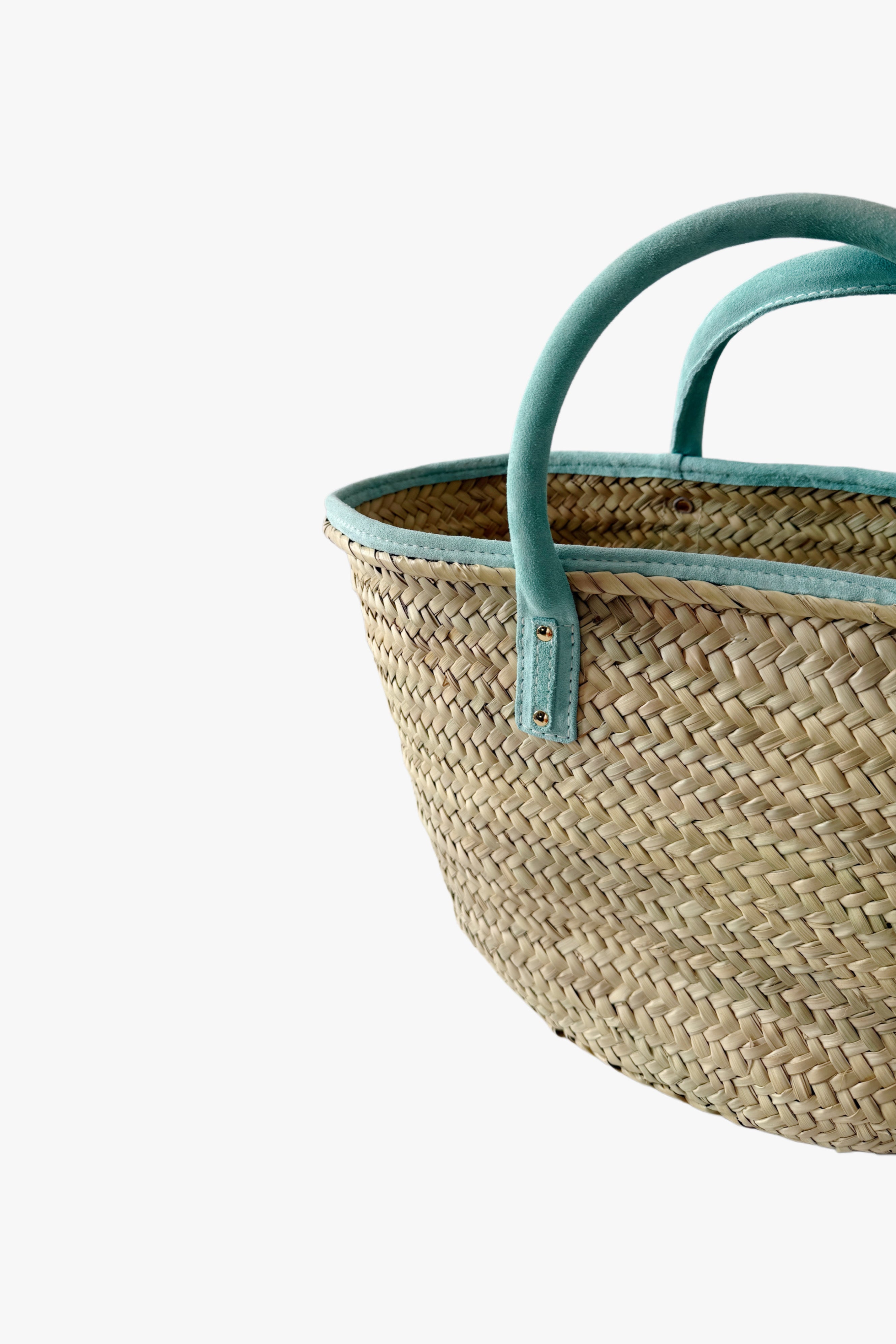 Cesta de playa con cordón celeste