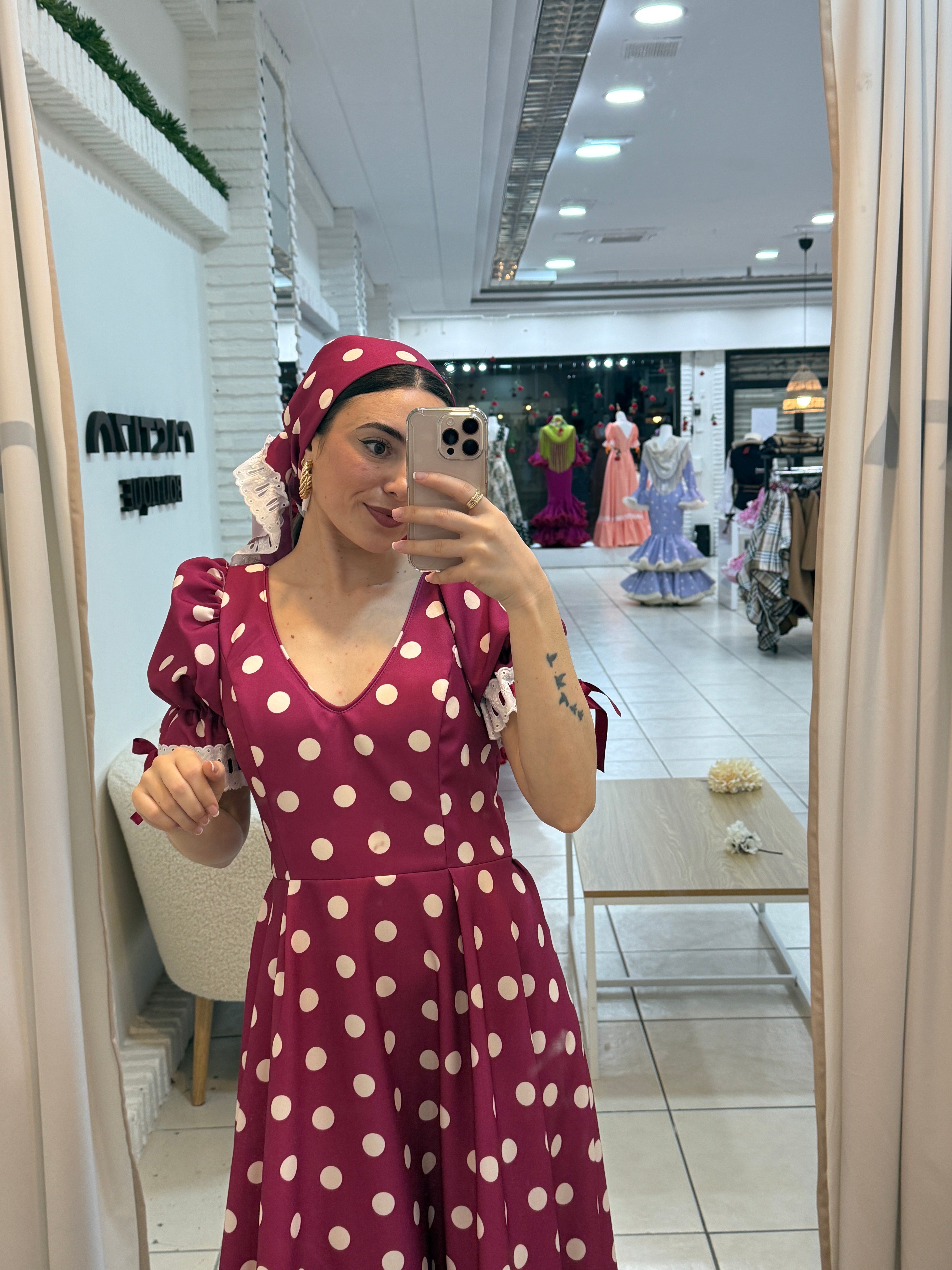 Bata de lunares crudos