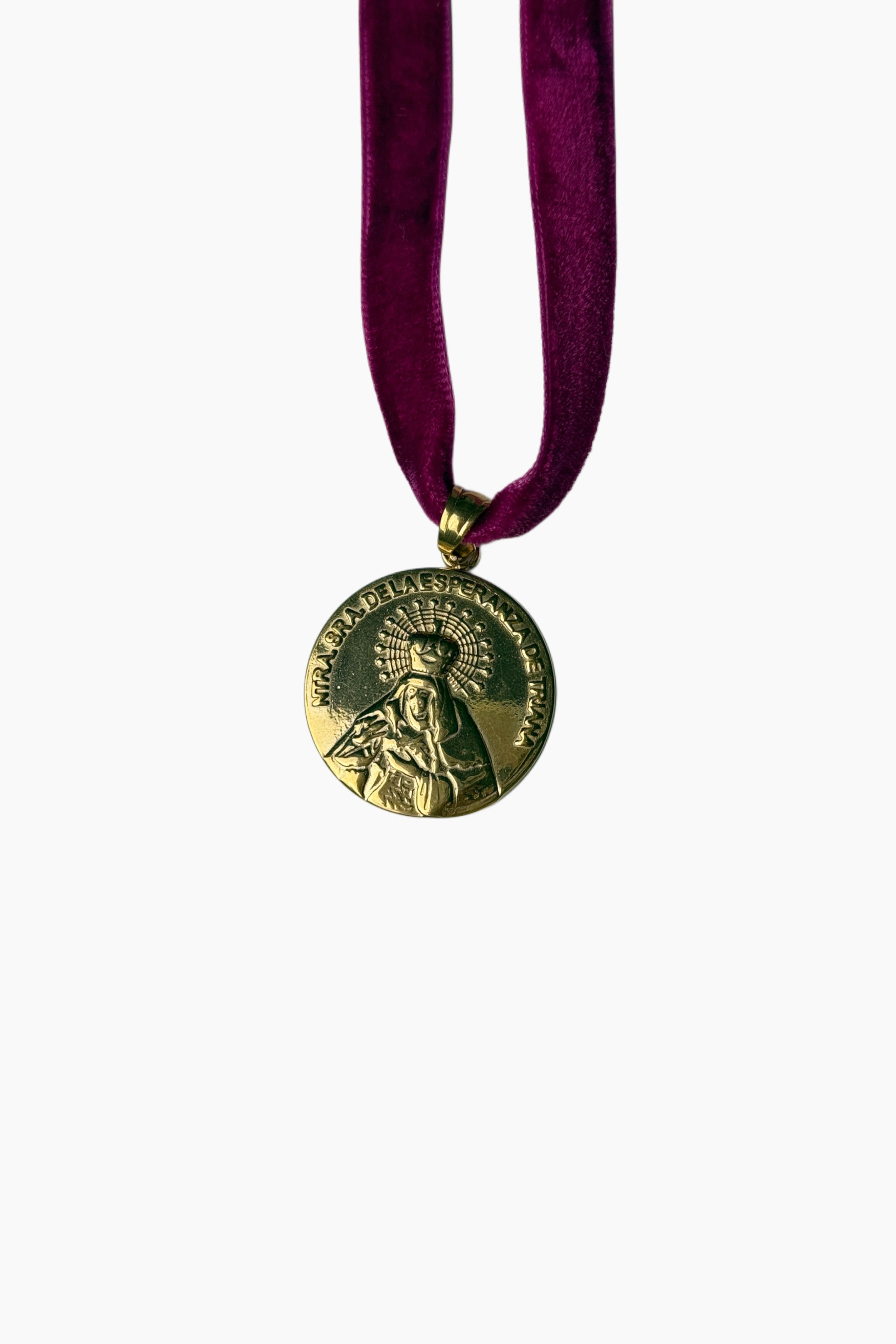 Lazo de terciopelo con medalla